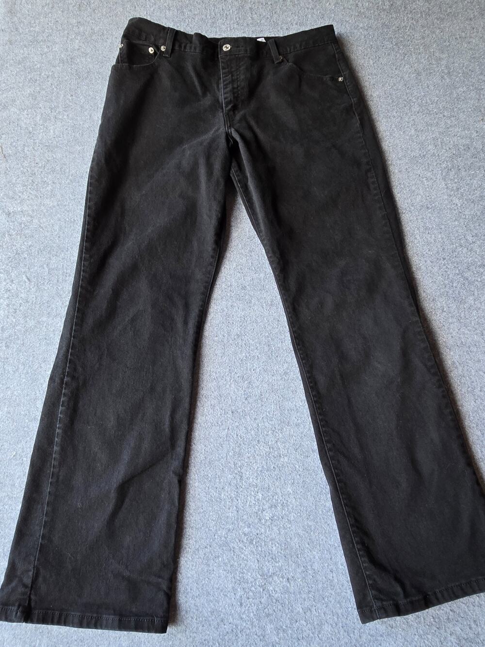 Levi's Women's Jeans 550 Relaxed Fit Tapered Leg Black Highrise Size 16R / 34x32
